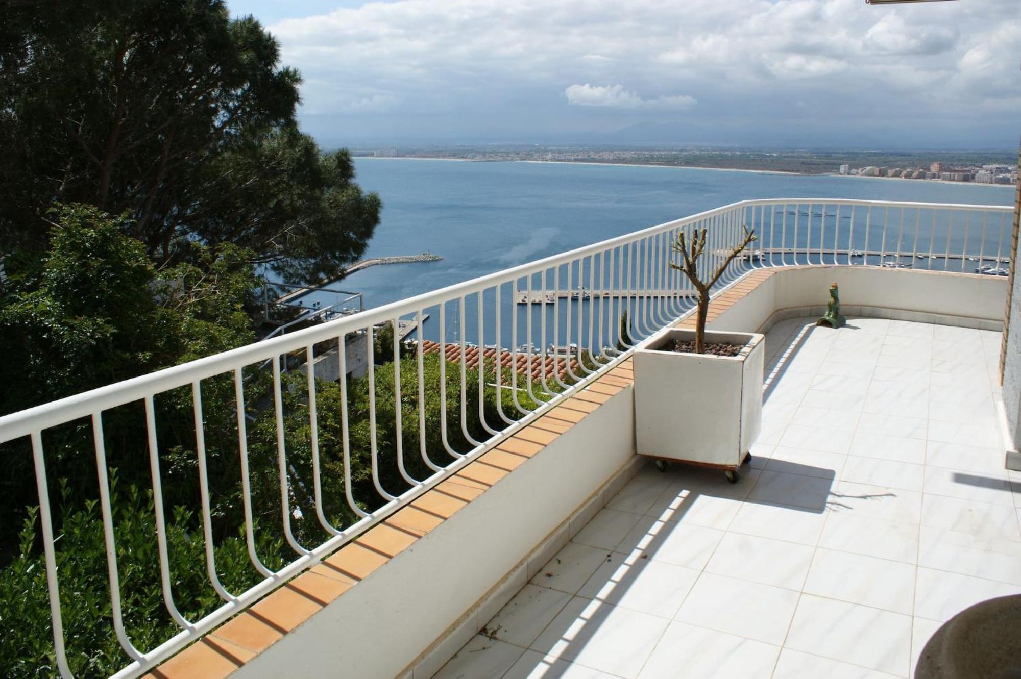 Apartamento Casa Linda Con Vistas Espectaculares Росес Екстериор снимка